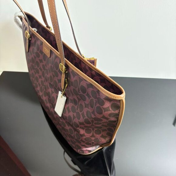 COACH Women's Tote Bag/Shoulder Bag. - Picture 5 of 9